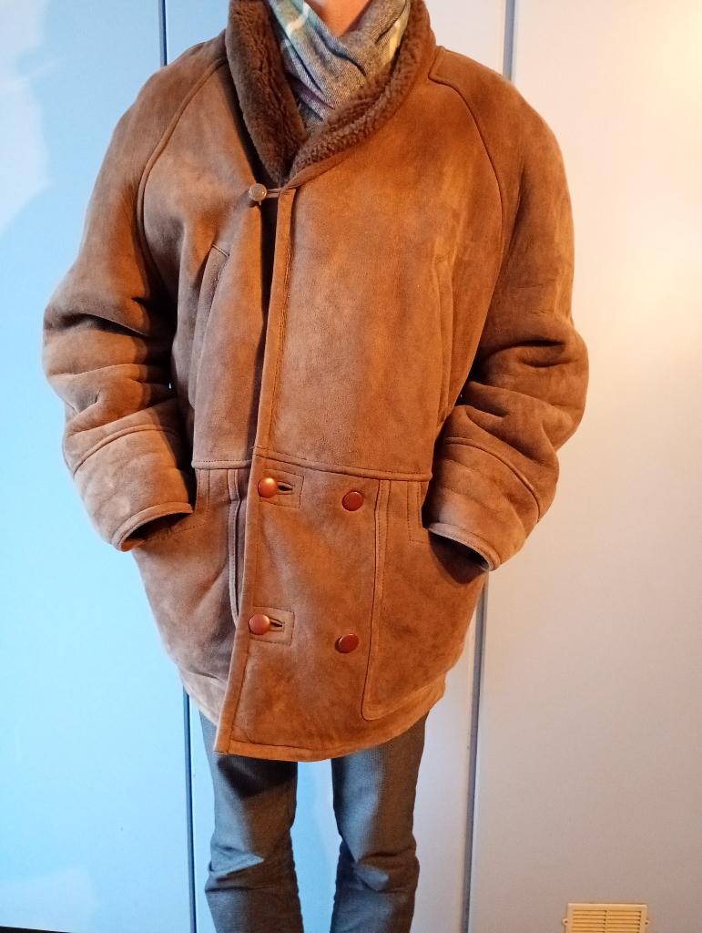 Mooie lederen jas (M) met natuurlijk bont mt.54, Enlèvement, Comme neuf, Taille 52/54 (L), Brun