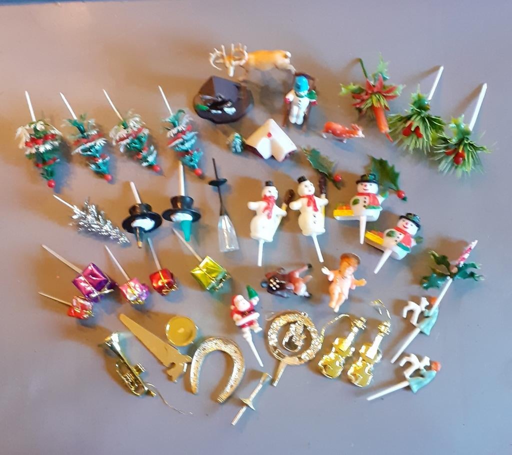 40 decoration pour buche et gateau de fin d'année, Enlèvement ou Envoi, Utilisé, Gâteaux, Tartes ou cupcakes, Décoration