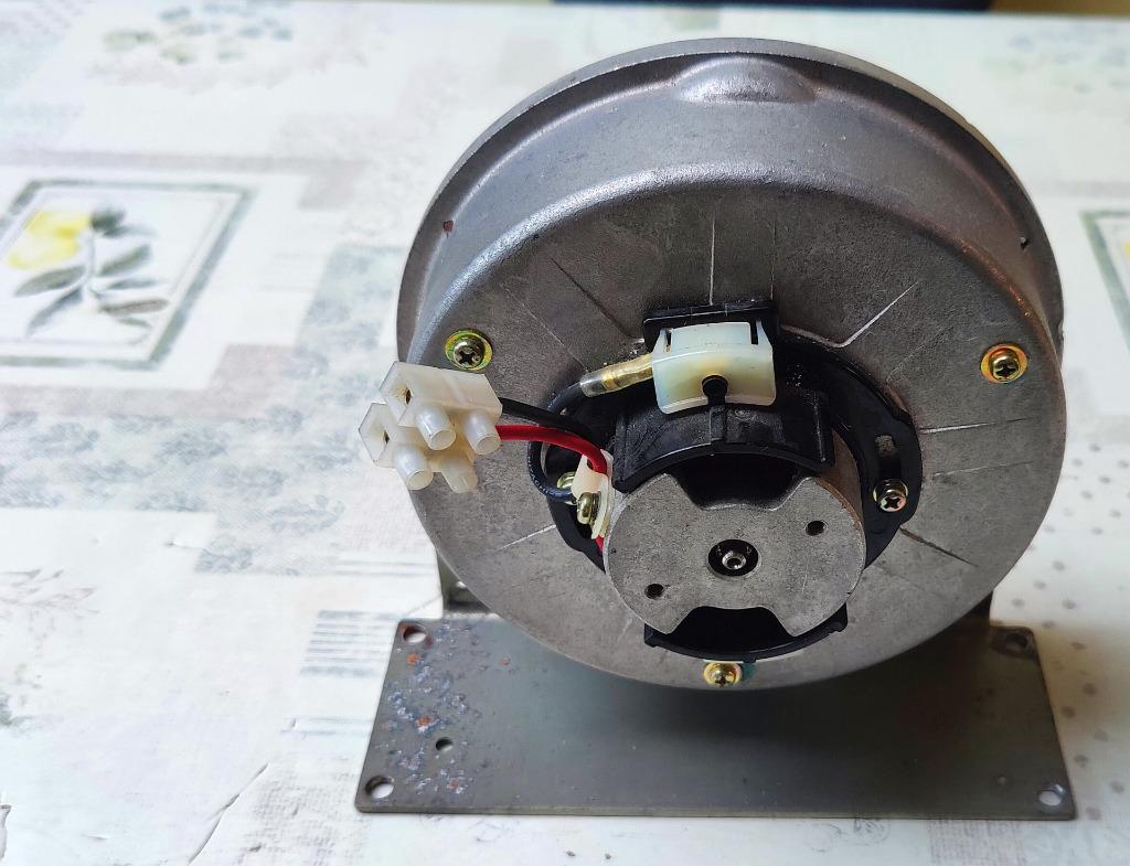 DC generator om batterijen te laden., Enlèvement, Utilisé, Moins de 5 kVA, Autres types