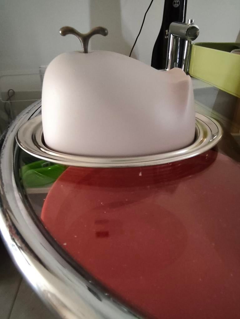 Beurrier très design...je pense aussi à Starck/Alessi, Enlèvement ou Envoi