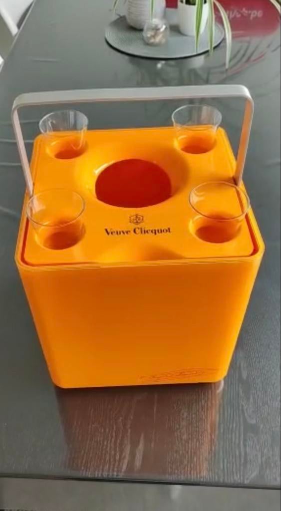 IJsemmer Porsche design Veuve, Ophalen