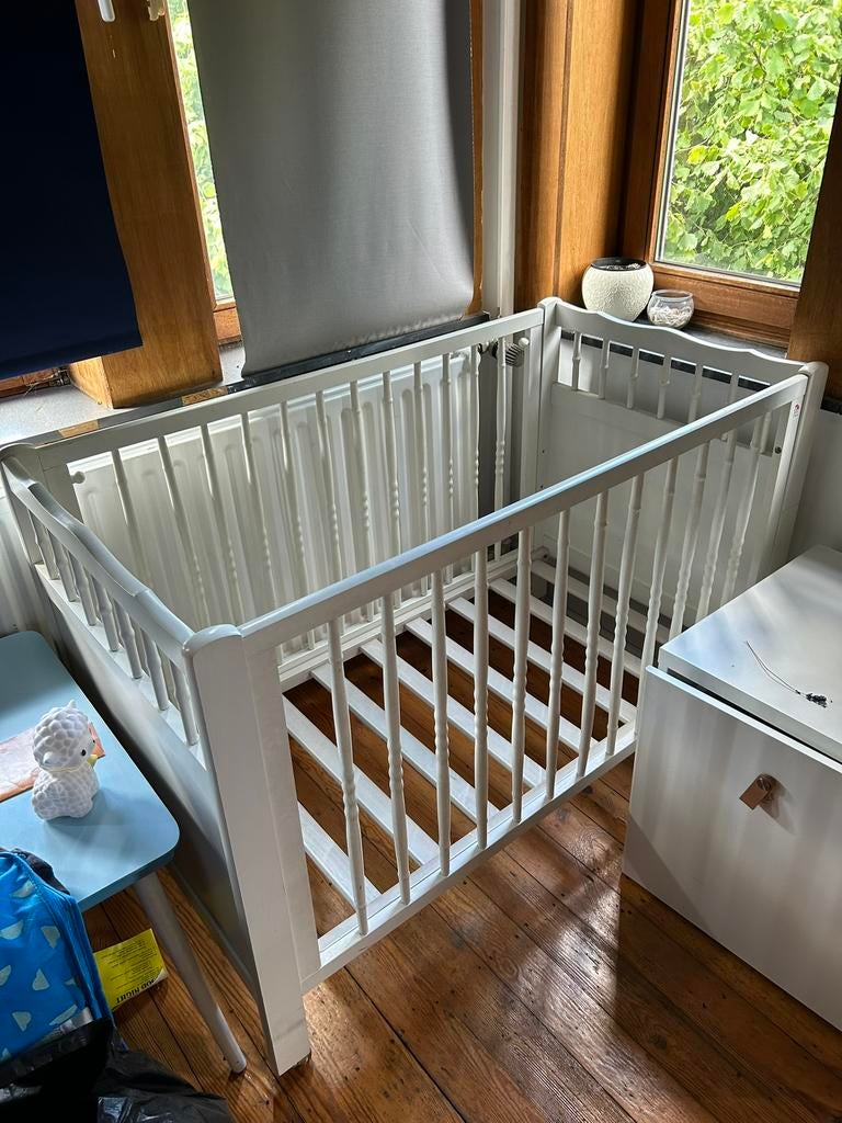 Chambre de bébé complete en blanc/bois, Enlèvement, Utilisé, Garçon ou Fille