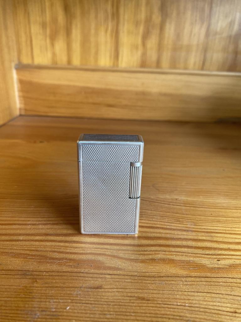 briquet Dupont D-57 pour connaisseur ou collectionneur, Verzamelen, Rookartikelen, Aanstekers en Luciferdoosjes, Zo goed als nieuw