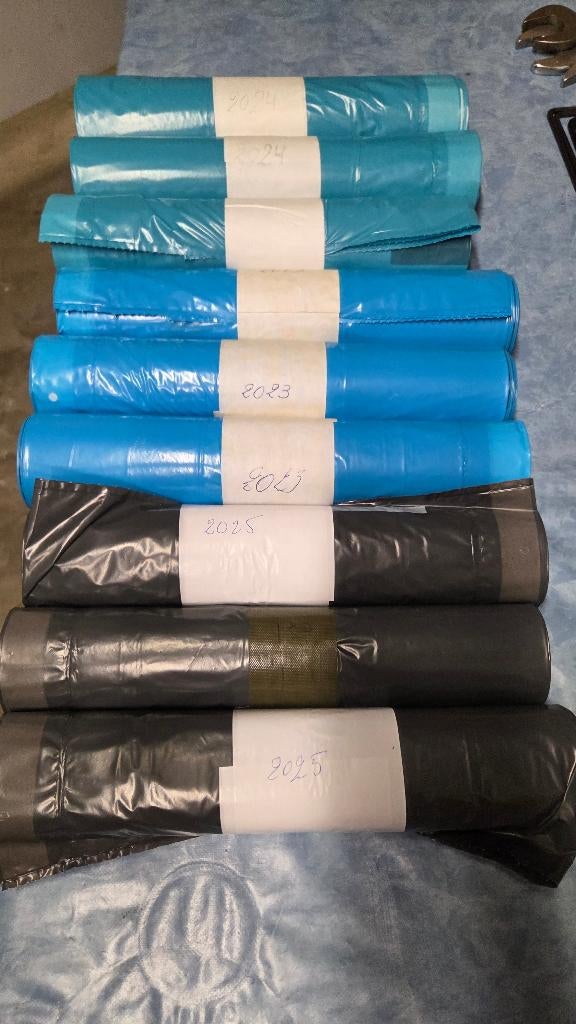 Rouleaux de sacs poubelle residuels  de Bastogne, Enlèvement, Comme neuf