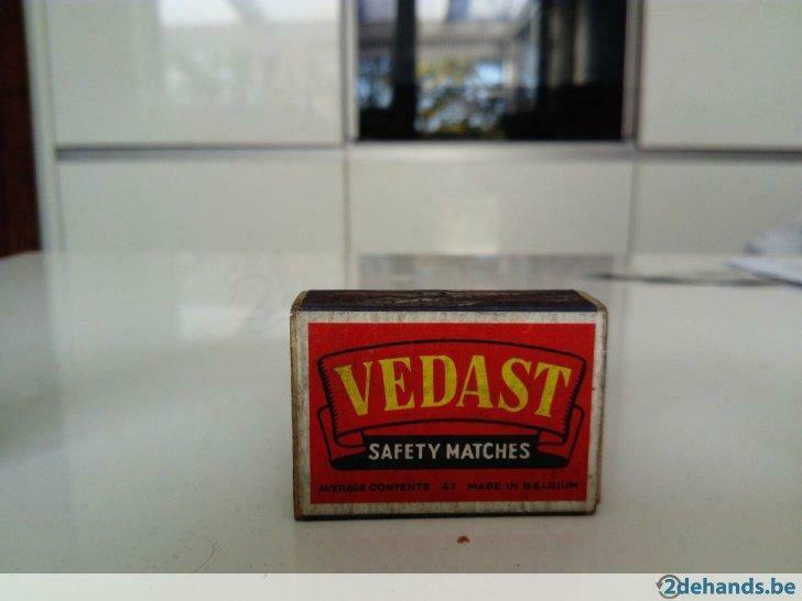 Vintage houten luciferdoosje vedast lucifers, Verzamelen, Ophalen of Verzenden, Gebruikt, Luciferdoosjes of -merken