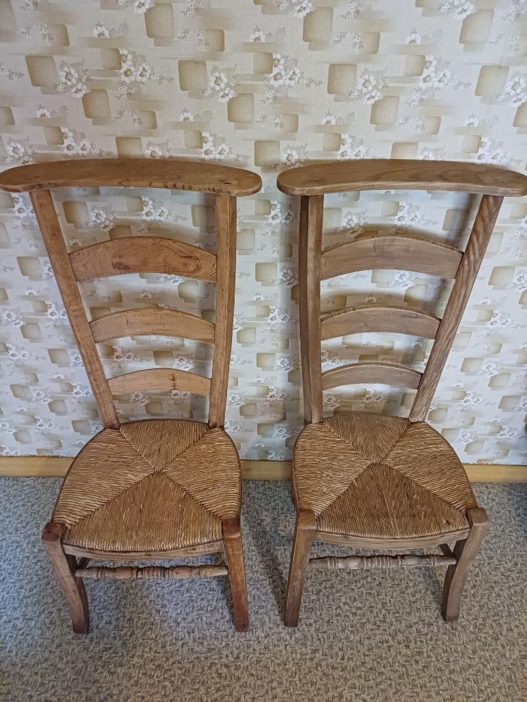 Oude kerkstoelen., Enlèvement