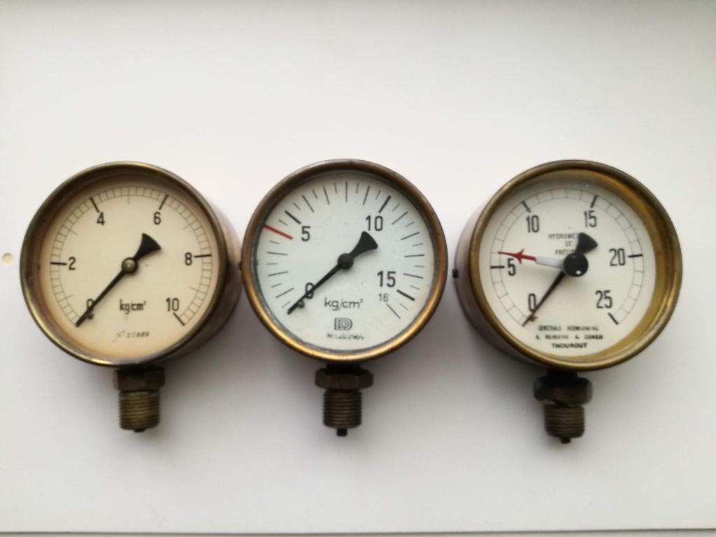 Grote manometers, Ophalen of Verzenden