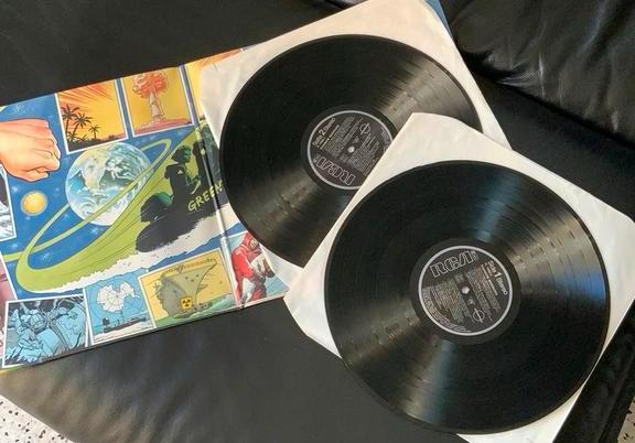 Dubbel LP: GREENPEACE Rainbow Warriors, Ophalen, Zo goed als nieuw