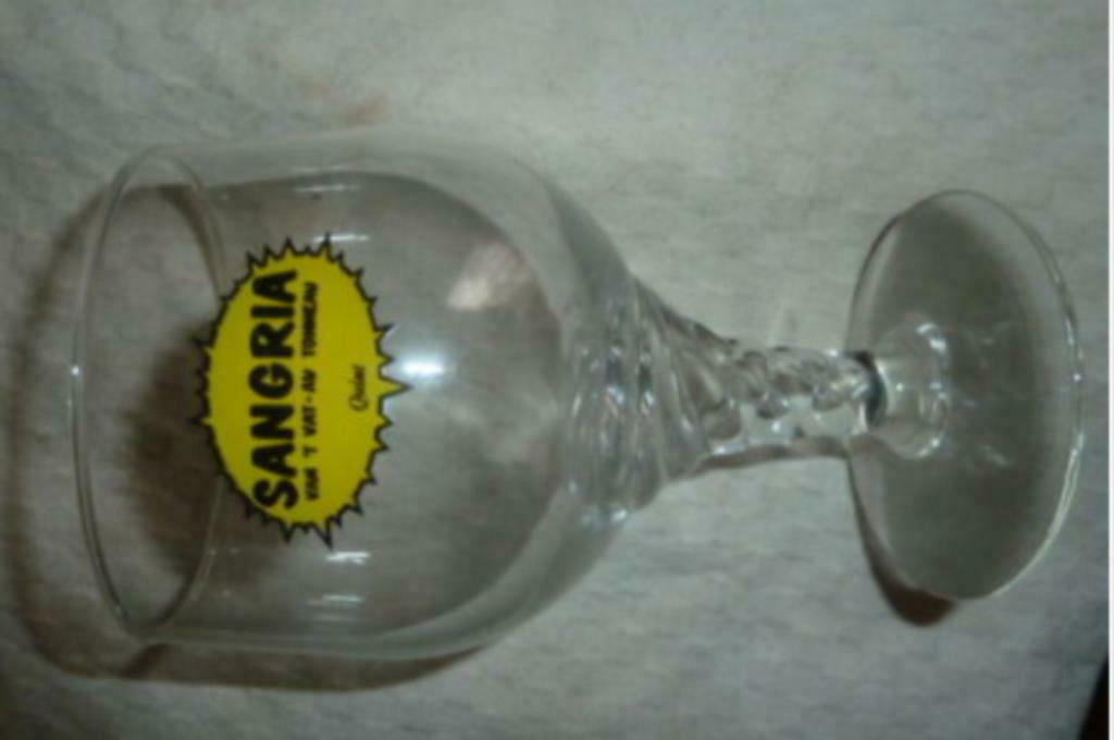 #A glas QUINT SANGRIA ' Van 't vat - au tonneau ', Ophalen of Verzenden, Nieuw, Overige typen