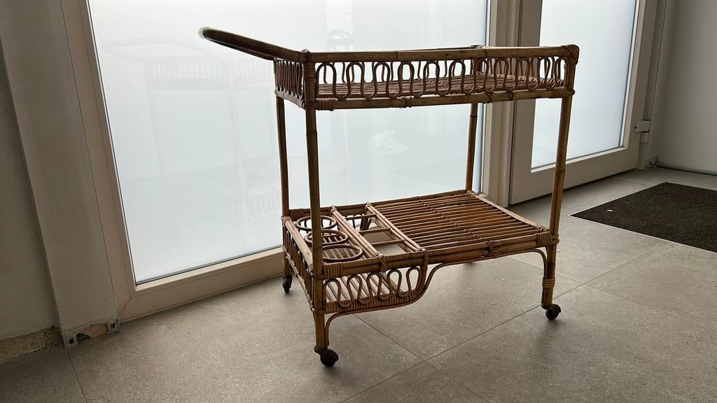 Vintage rotan barkast op wieltjes, Huis en Inrichting, Ophalen, Gebruikt
