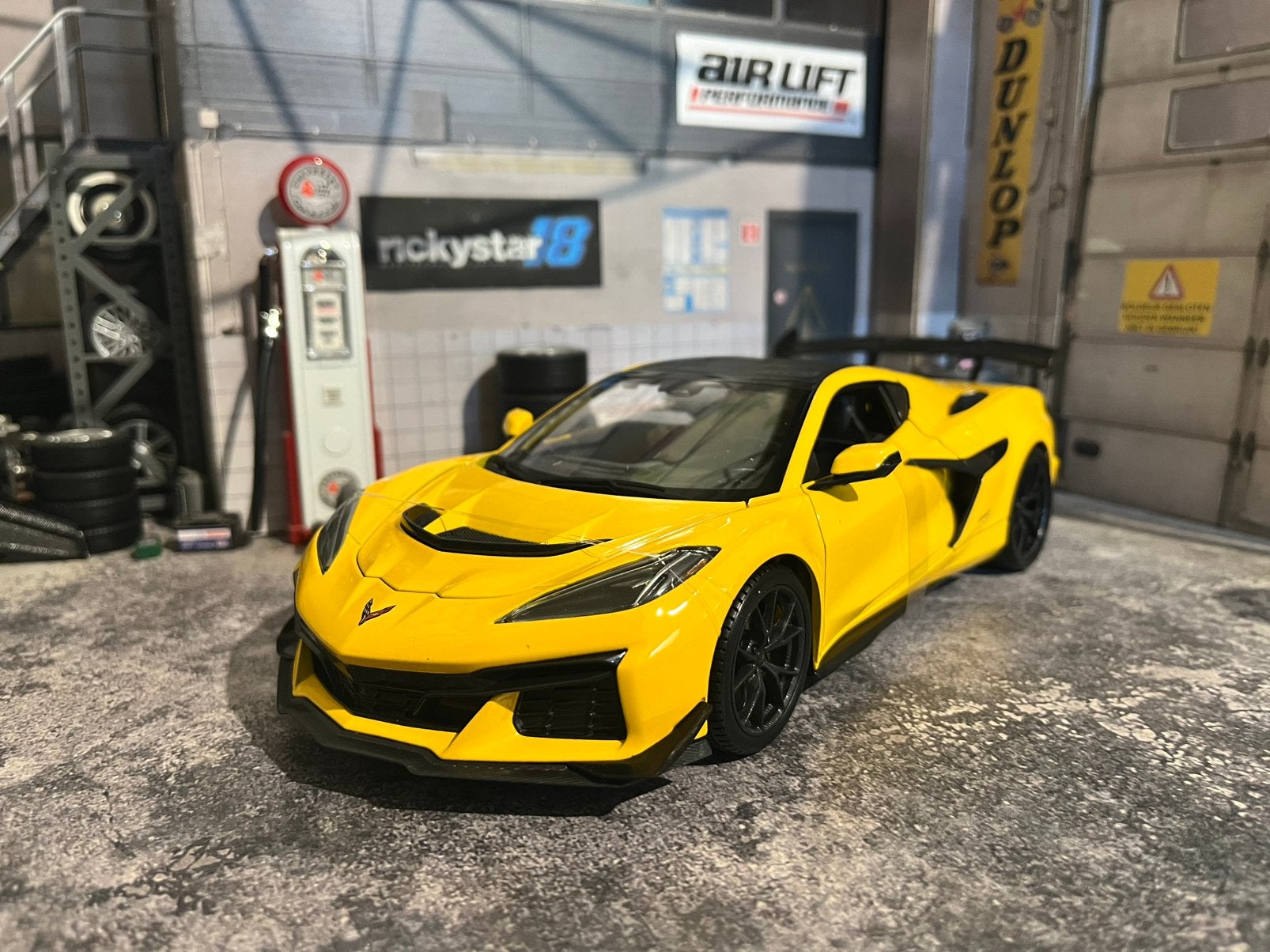 1:18 Chevrolet Corvette ZR1 - nieuw in de doos, Ophalen of Verzenden, Zo goed als nieuw, Auto, Maisto