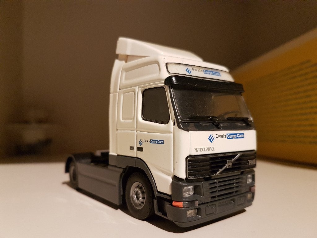 Volvo FH  Cargo Care, Hobby en Vrije tijd, Modelauto's | 1:50, Ophalen of Verzenden, Zo goed als nieuw, Bus of Vrachtwagen, Tekno
