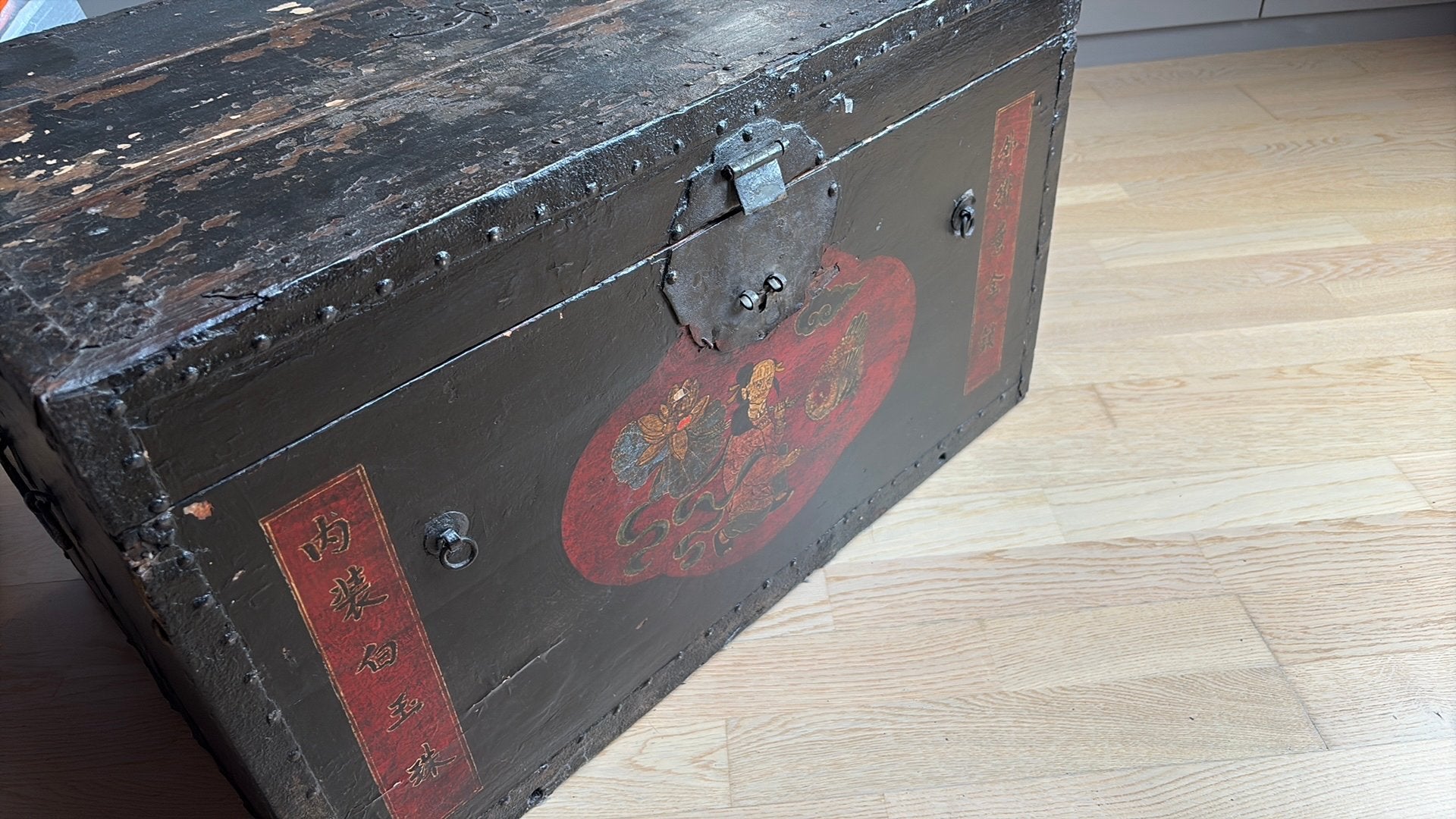 Coffre style asiatique, Pin, Enlèvement, Utilisé, 50 à 75 cm