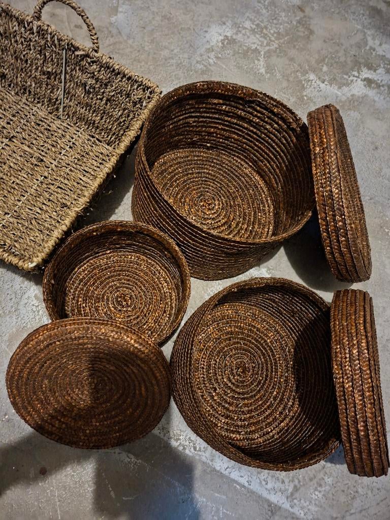 Lot Rieten mandjes, stapelbaar., Huis en Inrichting, Ophalen, Riet