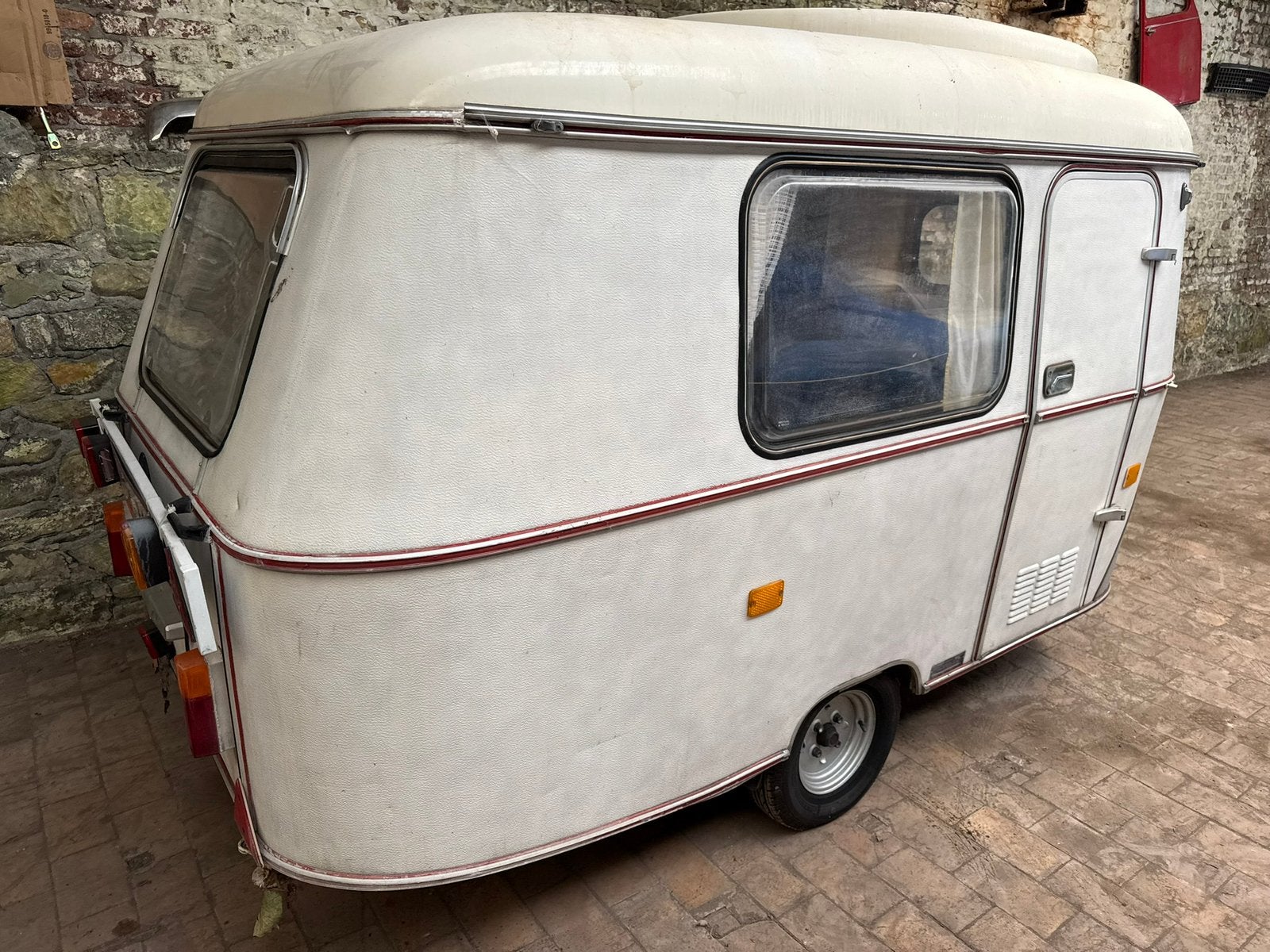 Eriba Puck 70’ Châssis très sain, 3 pneus neufs, Caravanes & Camping, Entreprise, Jusqu'à 4 m, Eriba, Jusqu'à 2