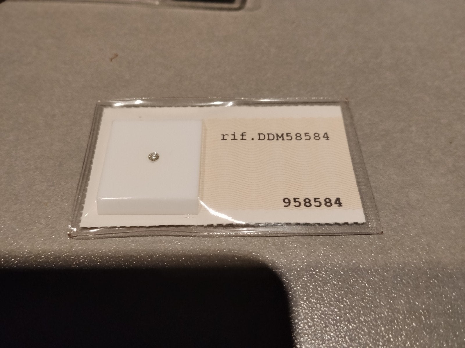 diamantje te koop, Ophalen of Verzenden