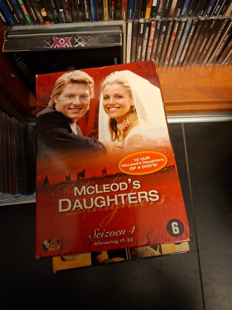 dvd - mcleod's daughters - seizoen 4 afl 17-32 - 4 dvd box, Cd's en Dvd's, Engels, Drama, Seizoen 4, Ophalen of Verzenden