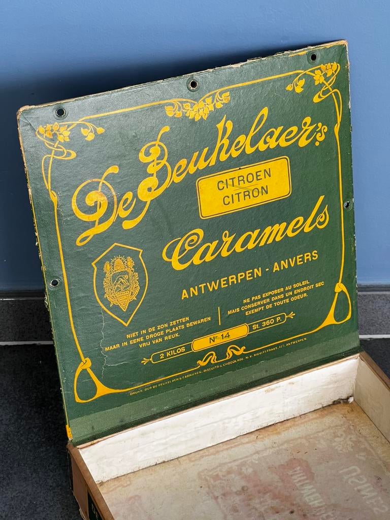 Oude kartonnen en houten kist De Beukelaer's Anvers, Verzamelen, Ophalen of Verzenden, Zo goed als nieuw, Verpakking