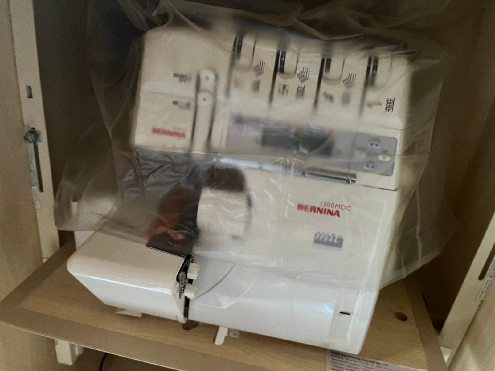Naaimachine en overlockmachine “Bernina” (als nieuw), Diversen, Papierwaren, Zo goed als nieuw, Ophalen