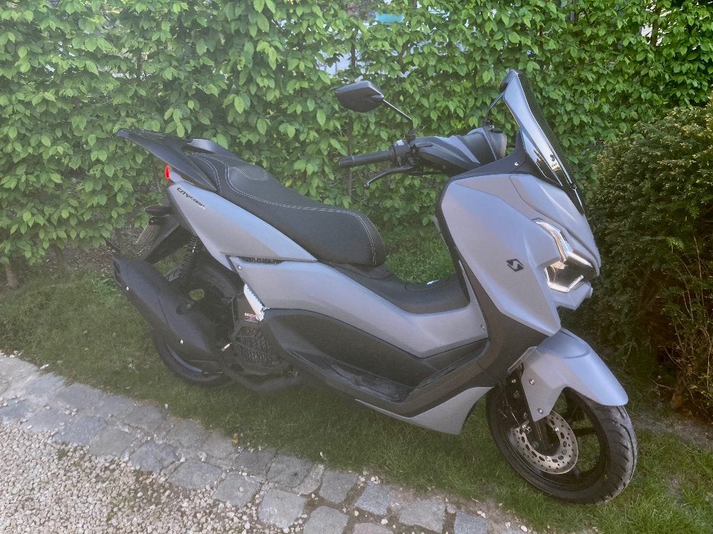 Scooter 125cc Scorpa, Fietsen en Brommers, Scooters | Overige merken, Zo goed als nieuw, Benzine, Ophalen