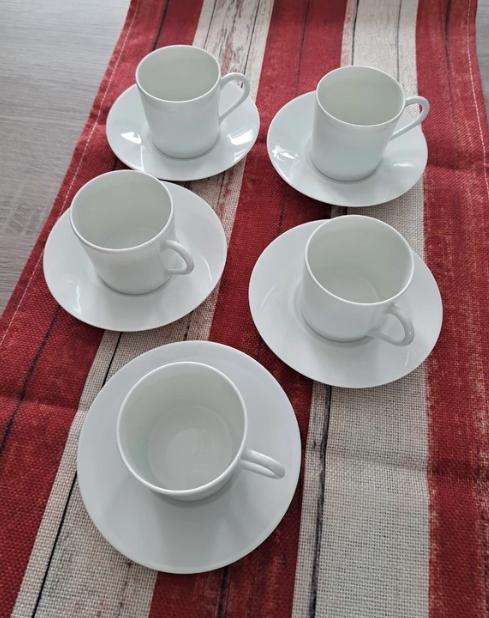 Limoges set van 6 tasjes en 5 bordjes, Ophalen of Verzenden, Zo goed als nieuw, Effen, Kop(pen) en/of Schotel(s)