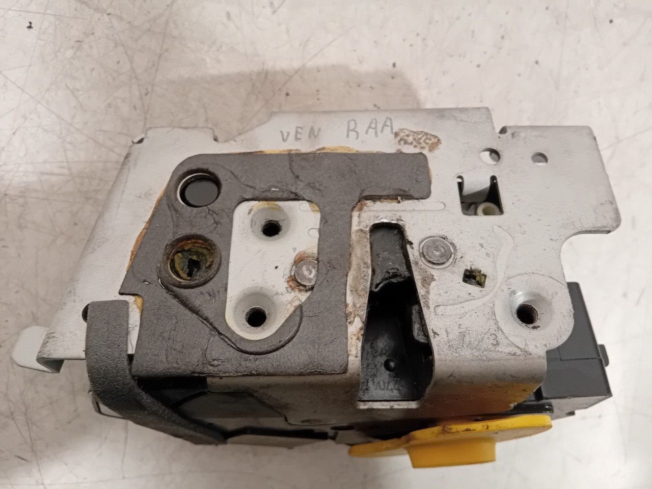 Slot mechaniek portier elektrisch centrale vergrendeling rec, Onderdelen@venauto.nl, Van der Ven Autorecycling B.V., Ettenseweg 76, 4706 PB Roosendaal, The Netherlands