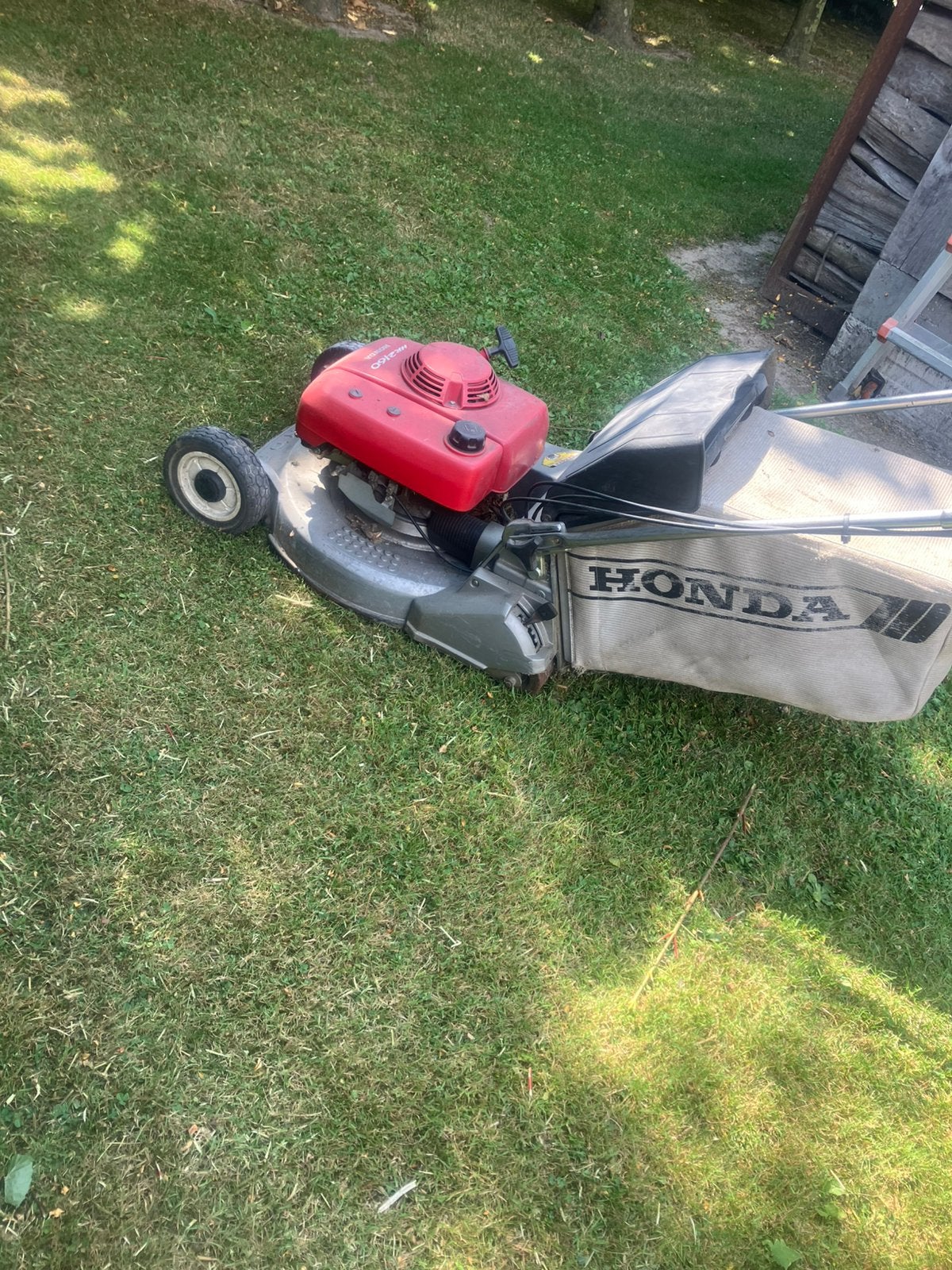 Honda hr 2110 met rol, Jardin & Terrasse, Tondeuses à gazon, Tondeuse rotative, Utilisé, Sac de ramassage, Tondeuses à gazon à essence