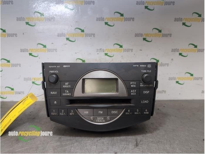 Radio van een Toyota Rav-4, Gebruikt, -, -, Toyota