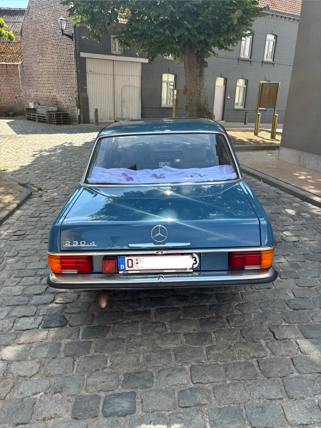 Mercedes-Benz W115 1975 oldtimer met 78.340km, foto 5