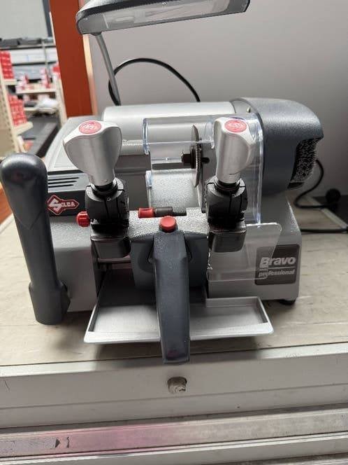 Sleutefreesmachine Silca Bravo Profess. II, Ophalen