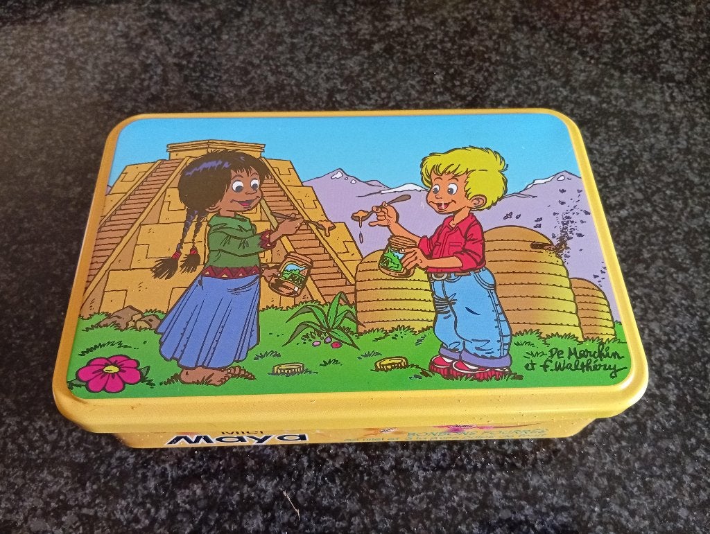 Une boite à bonbons "Maya" (Fr. Walthéry)., Verzamelen, Stripfiguren, Ophalen of Verzenden, Overige figuren, Zo goed als nieuw