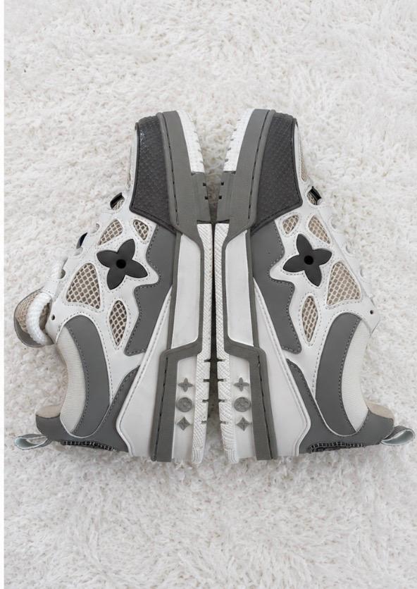 lv skate couleur grise blanche, Vêtements | Hommes, Chaussures, Enlèvement ou Envoi, Neuf, Blanc