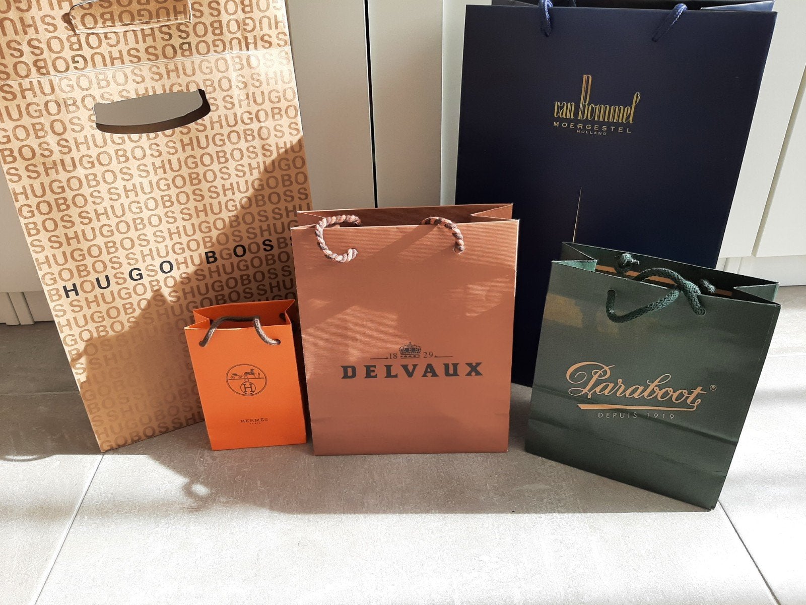 5 draagtassen bekende merken o.a. Delvaux, Verzamelen, Ophalen