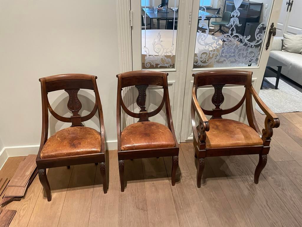 Set 3 antieke stoelen + wandtafel, Ophalen