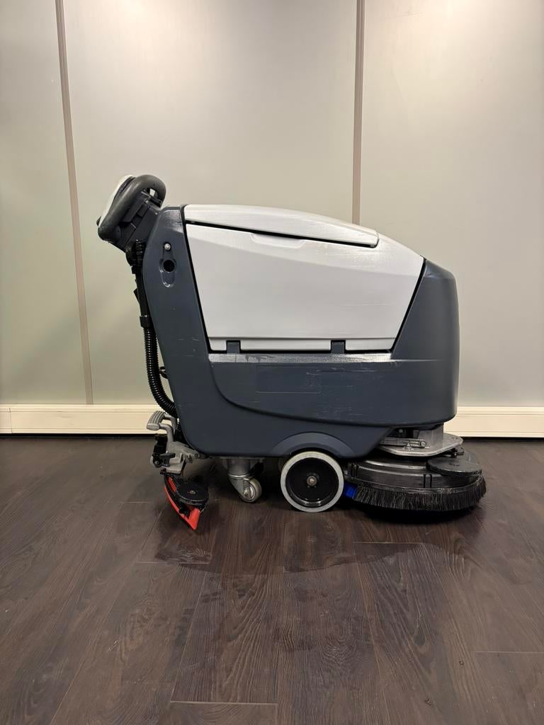 Schrobmachine | Nilfisk SC500 | Nieuw accupakket, Ophalen of Verzenden