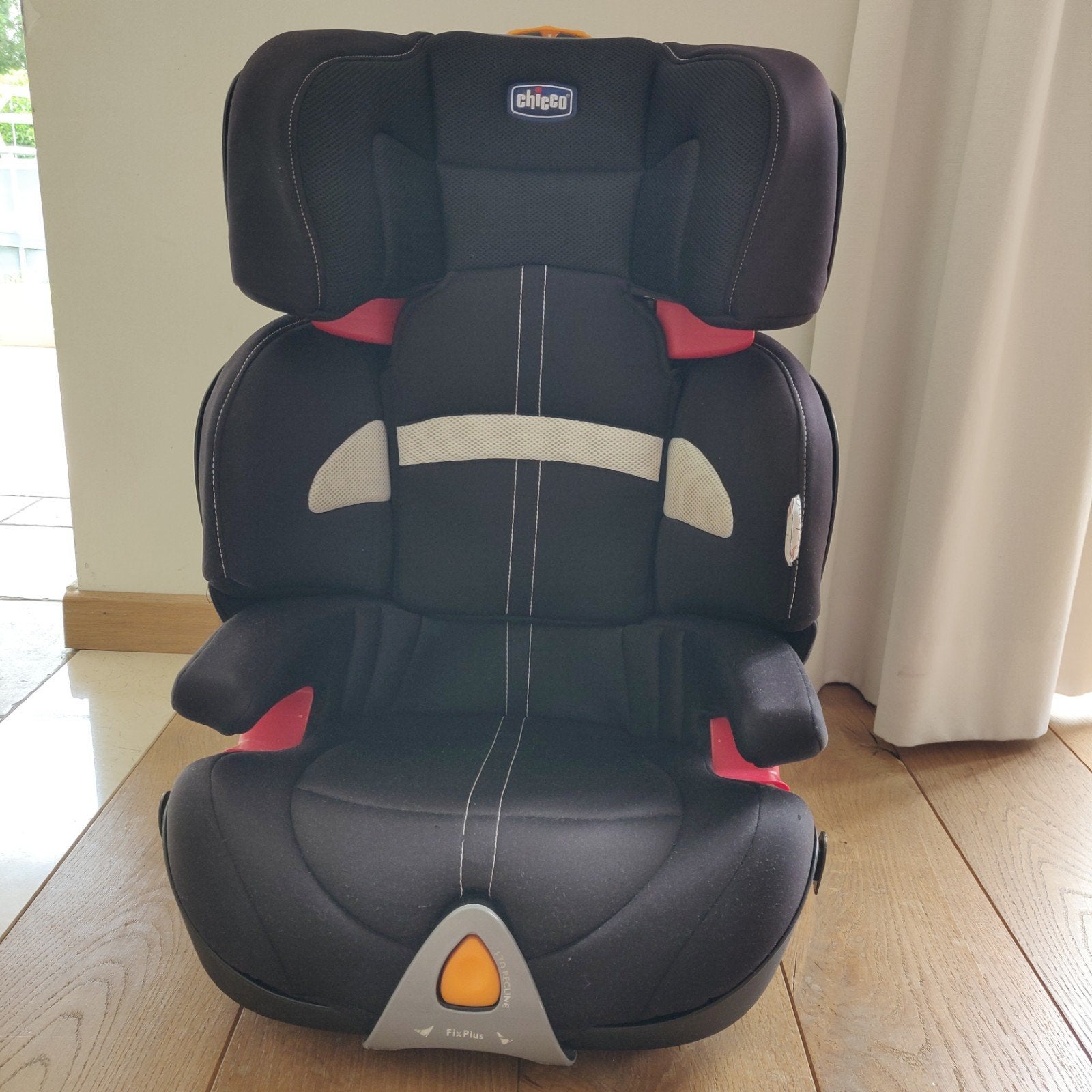 Autostoel Chicco, Autogordel of Isofix, Verstelbare rugleuning, Zo goed als nieuw, Chicco