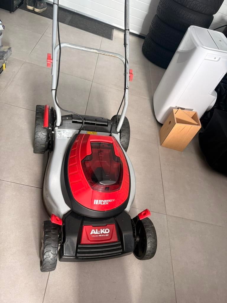 Complete set: AL-KO grasmaaier,haagschaar,2 batterijen,lader, Tuin en Terras, Ophalen, Cirkelmaaier, Gebruikt, Accu-grasmaaier