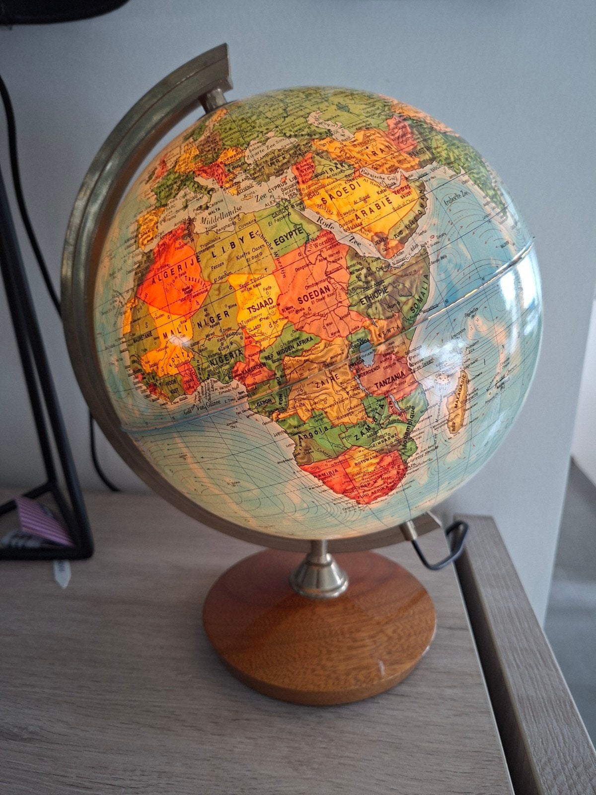 Tecnodidattica Wereldbol 1981 ( met verlichting), Huis en Inrichting, Woonaccessoires | Wereldbollen, Ophalen of Verzenden, Staatkundige wereldbol