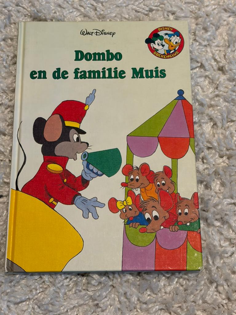 Disney boekenclub - Dombo en de familie muis, Boeken, Ophalen of Verzenden, Gelezen, Jongen of Meisje, Fictie algemeen