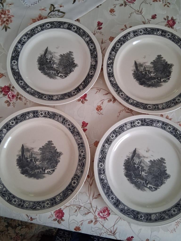 4 assiettes, Boch, Enlèvement ou Envoi