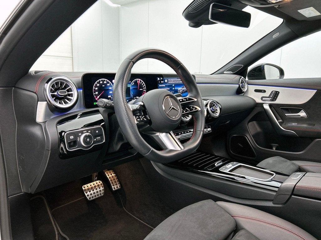 Mercedes-Benz CLA CLA 250 e AMG Line Night Pack | Panoramisc, Stof, Gebruikt, 4 cilinders, 16 kWh