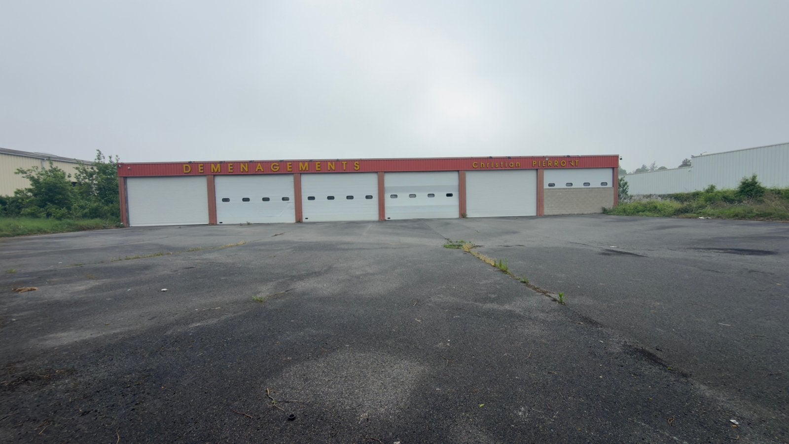LOCAL D’ACTIVITÉ 1 500 m²–TERRAIN 6 000 m² –SAINT-QUENTIN Fr, Immo, Étranger, Autres types, France, Ville