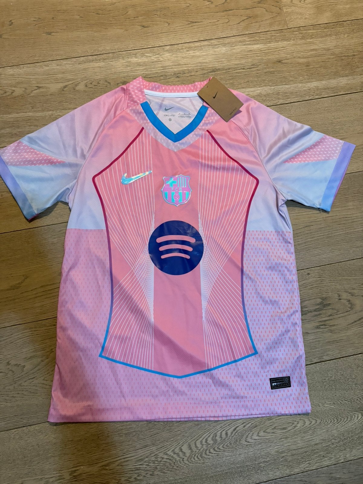 FC Barcelona Special Pink Edition Jersey Pedri #8 - Size M, Sport en Fitness, Voetbal, Maat M, Ophalen of Verzenden, Nieuw, Shirt