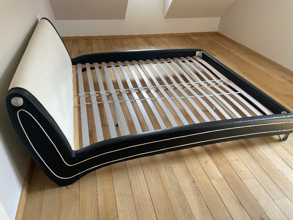 Gratis bed bedkader 1,8x2,00m, Ophalen, Gebruikt, Zwart, Tweepersoons