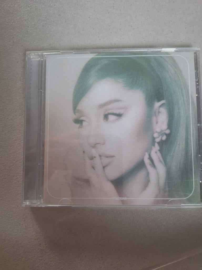 Positions: Ariana grande, Enlèvement, Comme neuf, R&B