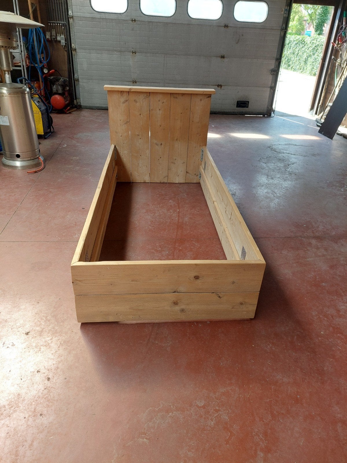 Bed frame, Huis en Inrichting, Ophalen