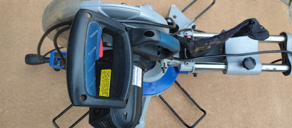 Scie à onglets télescopique radiale POWERPLUS 2000W – Ø 254m, Enlèvement ou Envoi, 70 mm ou plus, Utilisé, PowerPlus