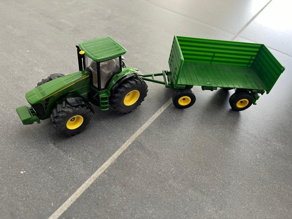 Tracteur av. Remorque Siku - John Deere 8430 - 1:50 - Vert, Enlèvement ou Envoi, Comme neuf, Grue, Tracteur ou Agricole, SIKU