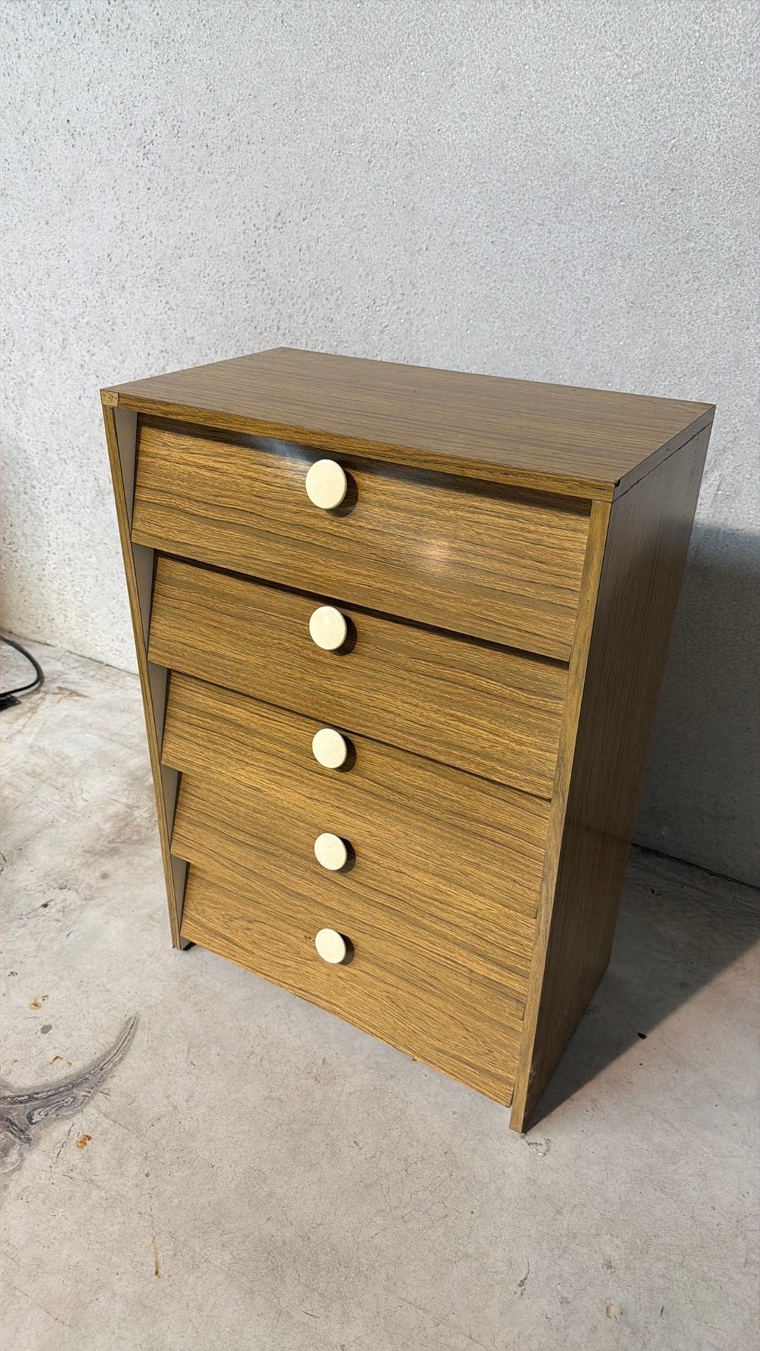 Houten schoenenkast, Ophalen