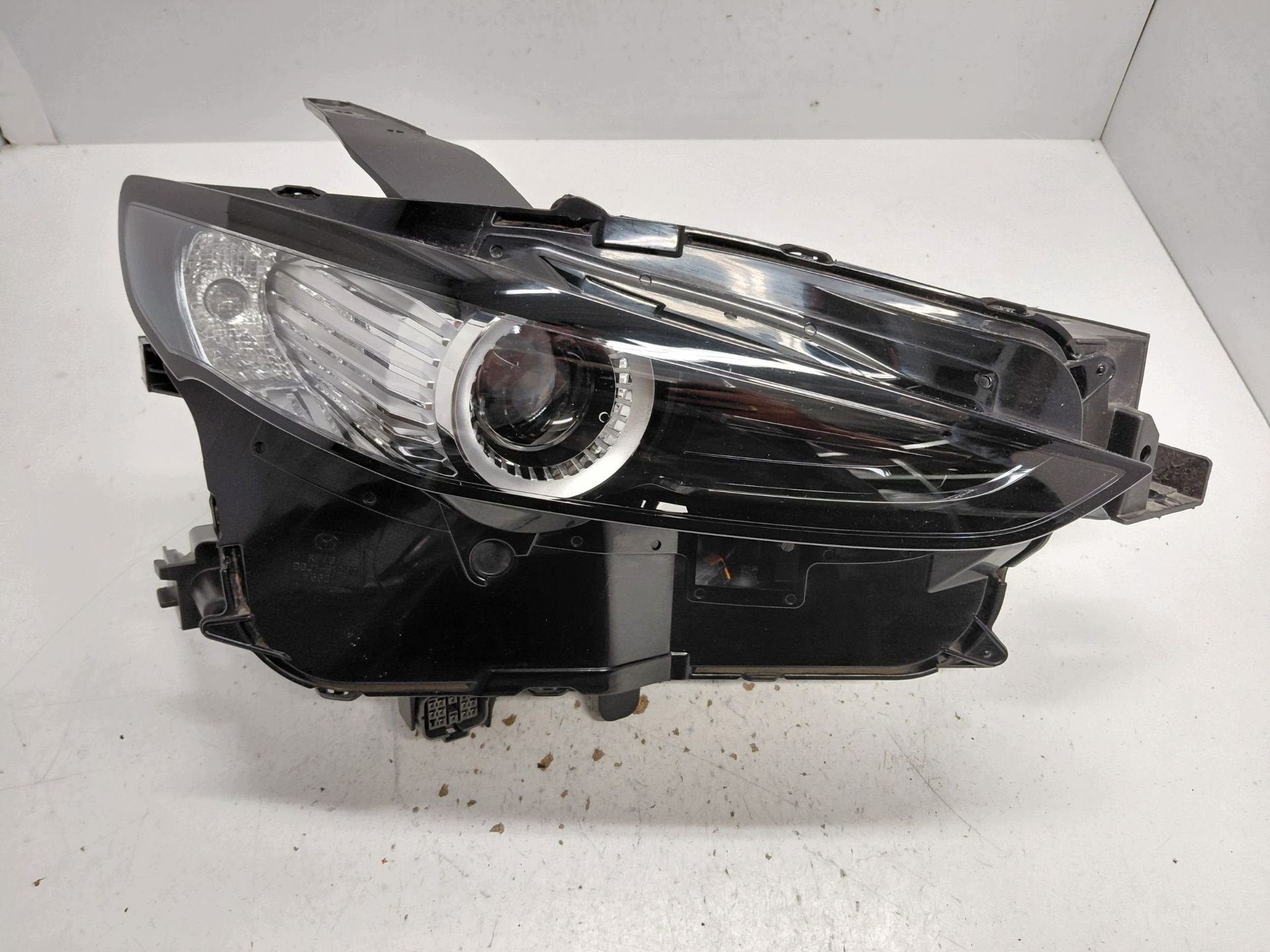 Phare droit Mazda CX30, Shinchi, Fuchu-Cho 3-1
730-8670  Hiroshima, Mazda Motor Corporation, Info@mazda.co.jp, Mazda